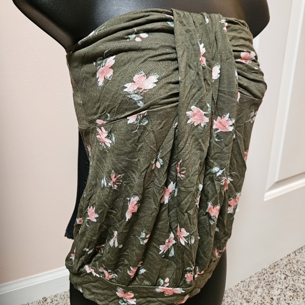 New York & Company Ruched Floral Halter Top NWT - Picture 5 of 12